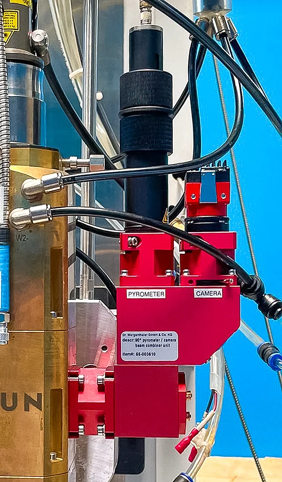 Beam Combiner angebaut an Optik